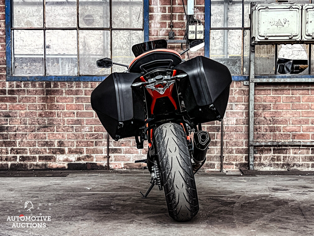 KTM Superduke GT AKRAPOVIC 173PS 2017.