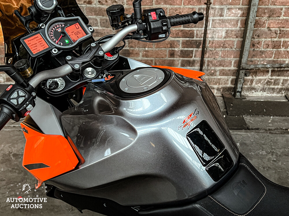 KTM Superduke GT AKRAPOVIC 173PS 2017.