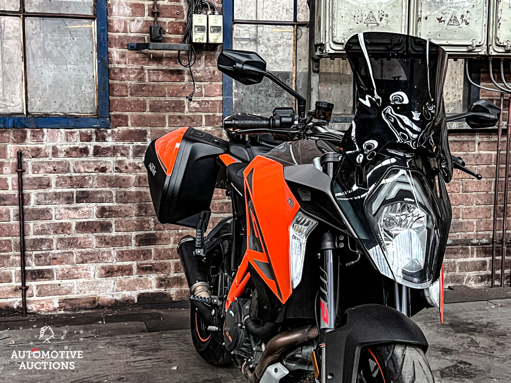KTM Superduke GT AKRAPOVIC 173PS 2017.