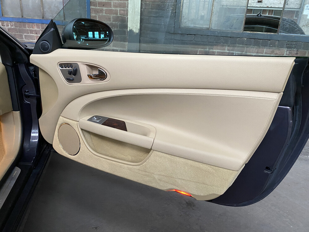 Jaguar XK3.5 V8 Coupé E 258 PS 2008, GZ-992-N.