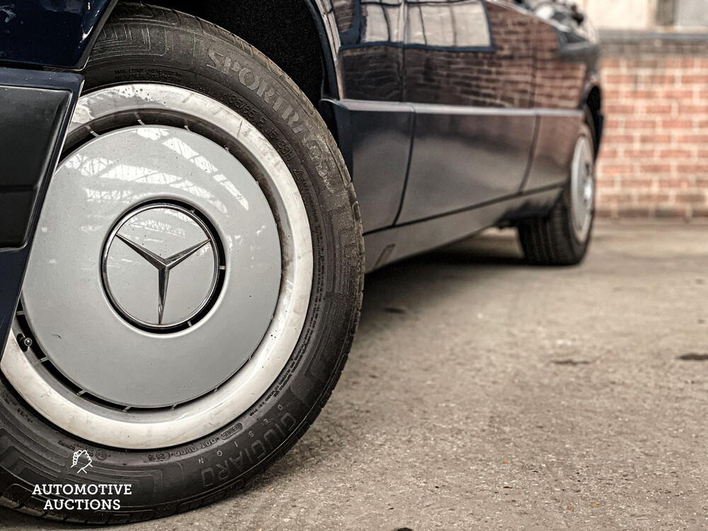 Mercedes-Benz E190 1.8 Basic U9 E-Klasse 1992, DJ-GV-87.