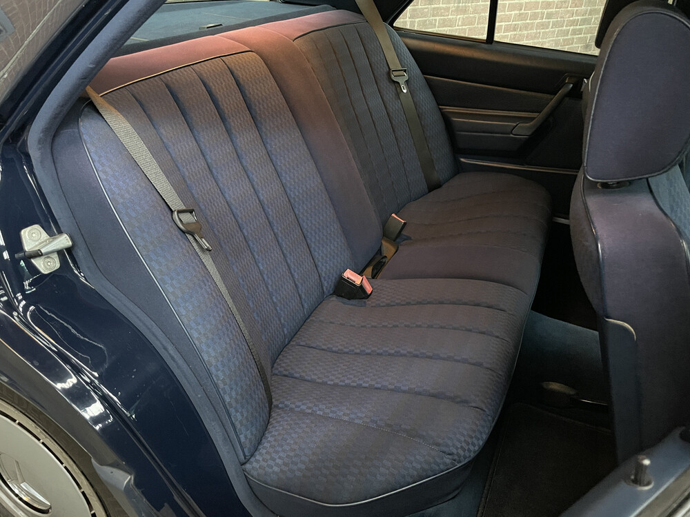 Mercedes-Benz E190 1.8 Basic U9 E-Klasse 1992, DJ-GV-87.