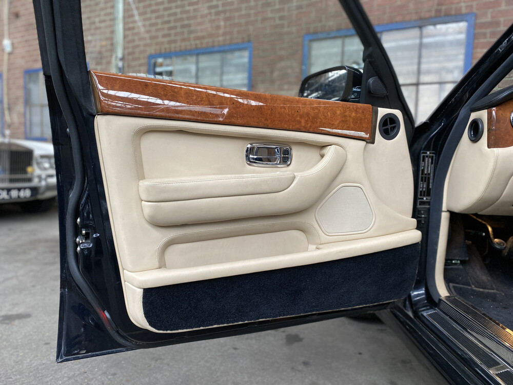 Bentley Arnage Green Label 4.4 V8 1999, R-317-XF.