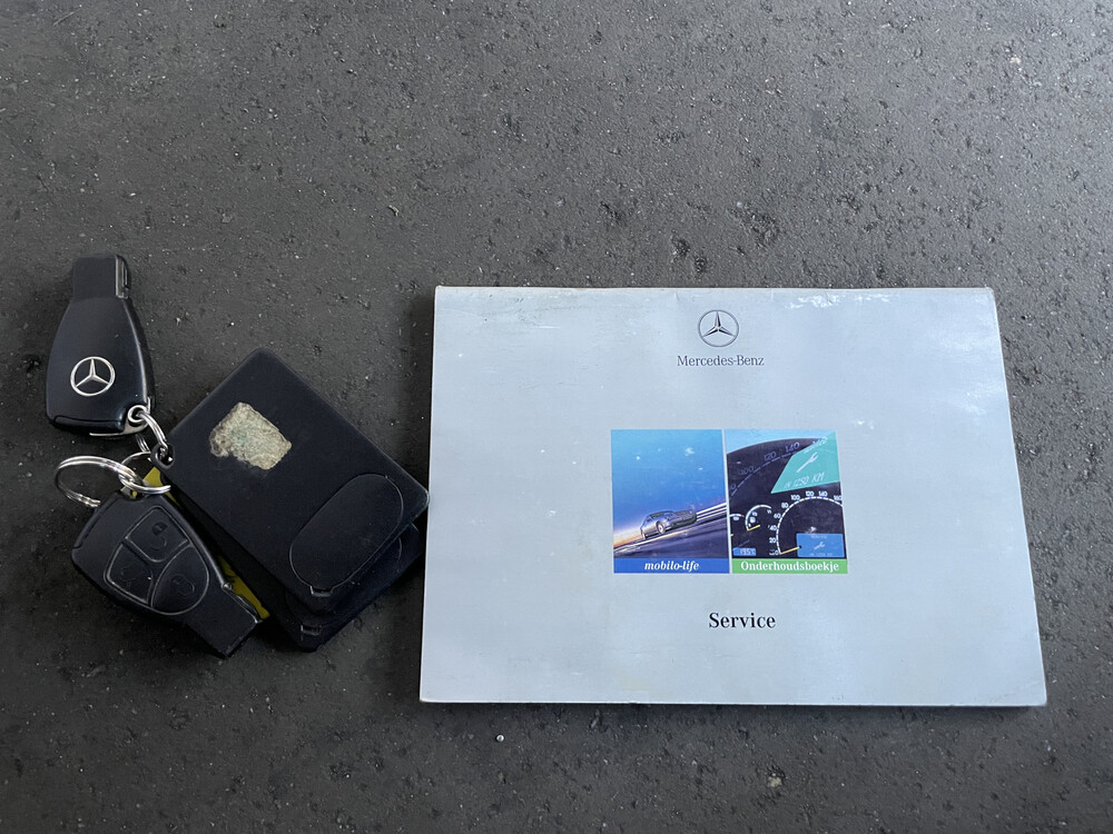 Mercedes-Benz SL500 306PS 2001 SL-Klasse -Org. NL-, 82-HN-RG.