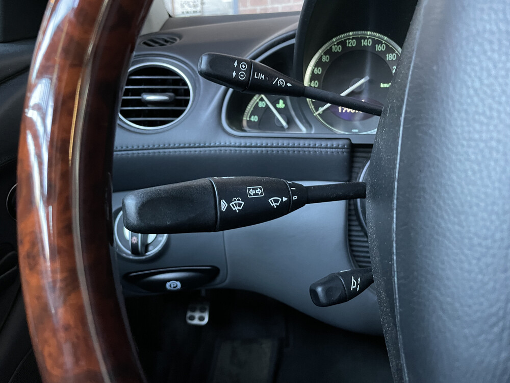 Mercedes-Benz SL500 306PS 2001 SL-Klasse -Org. NL-, 82-HN-RG.