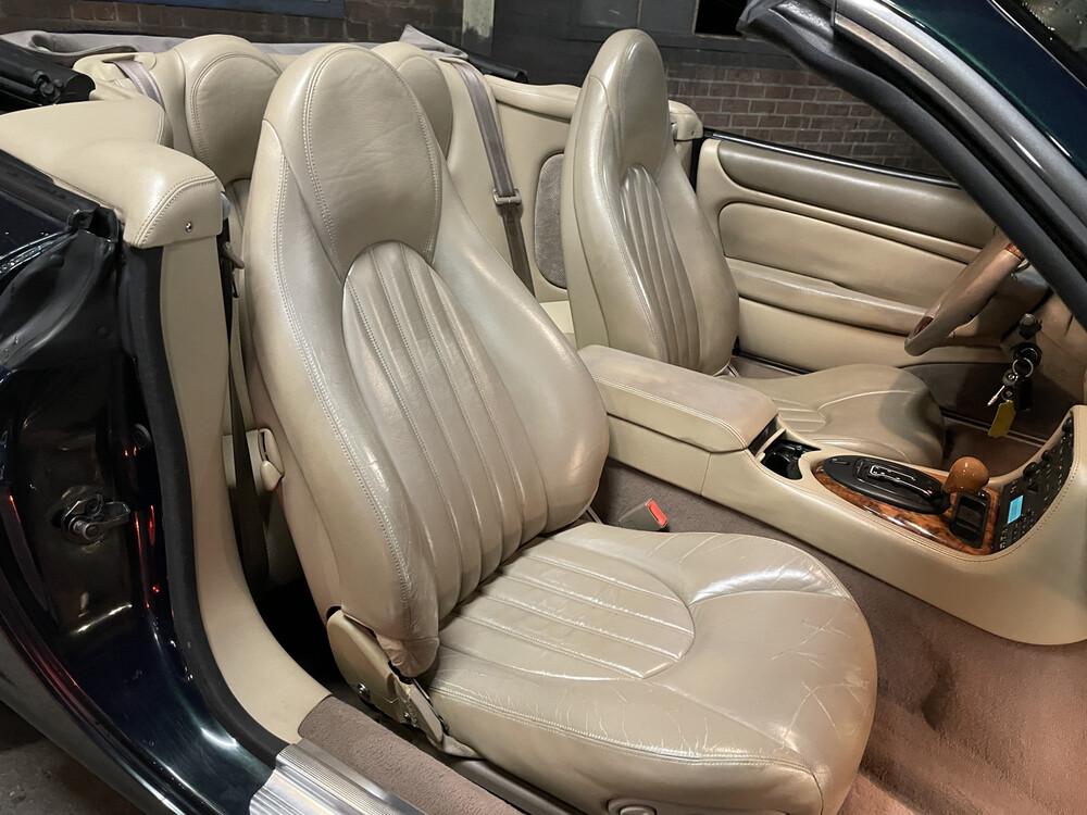 Jaguar XK8 4.0 V8 Cabriolet 286 PS 2000, 07-XJ-GG.