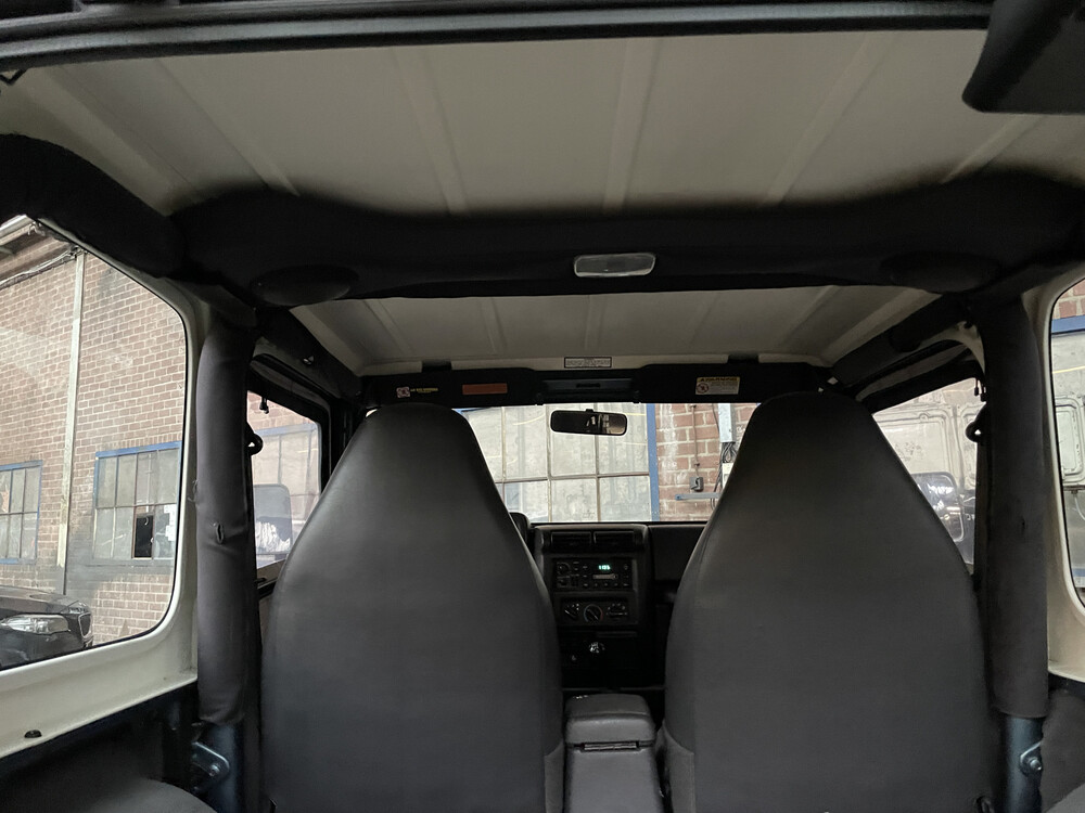 Jeep Wrangler TJ2.5 Hardtop 118 PS 1999.