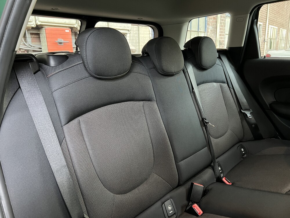 Mini Clubmann 1.5D 116 PS British Racing Green Mini Cooper 2016.