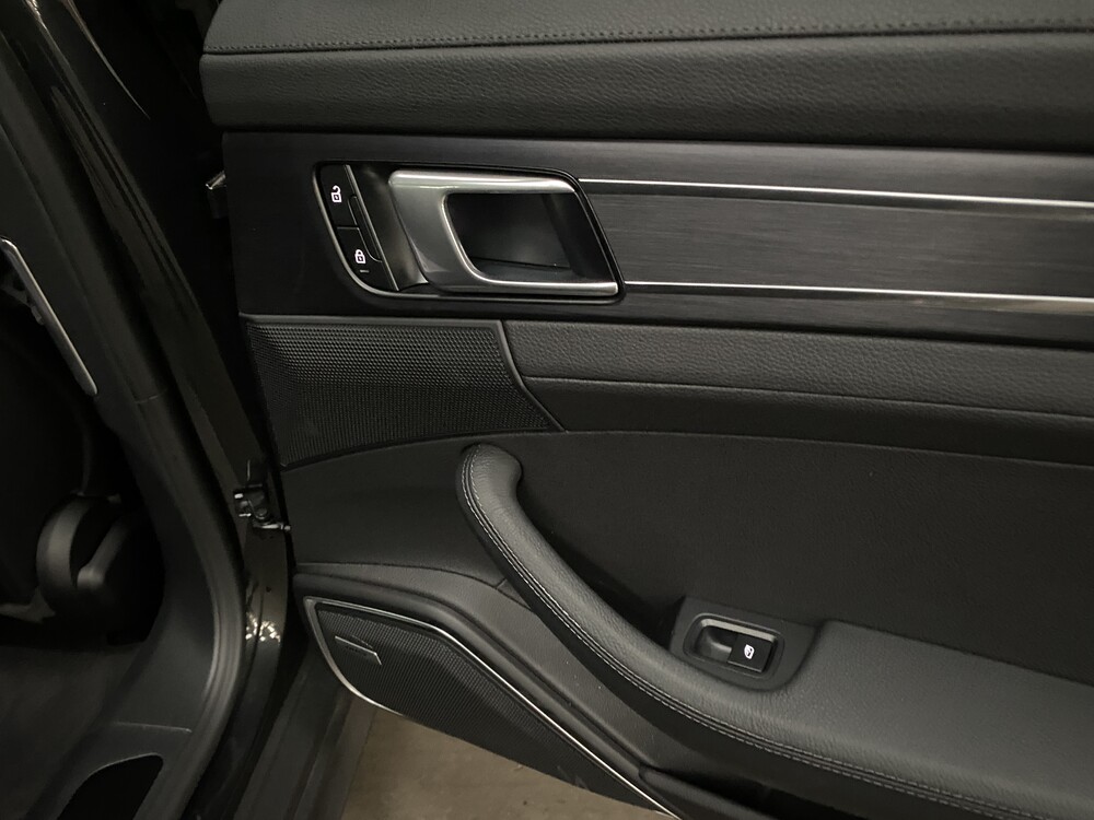 Porsche Panamera 4 E-Hybrid SportChrono 462PS 2022 -GARANTIE-.