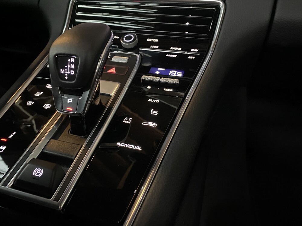 Porsche Panamera 4 E-Hybrid SportChrono 462PS 2022 -GARANTIE-.