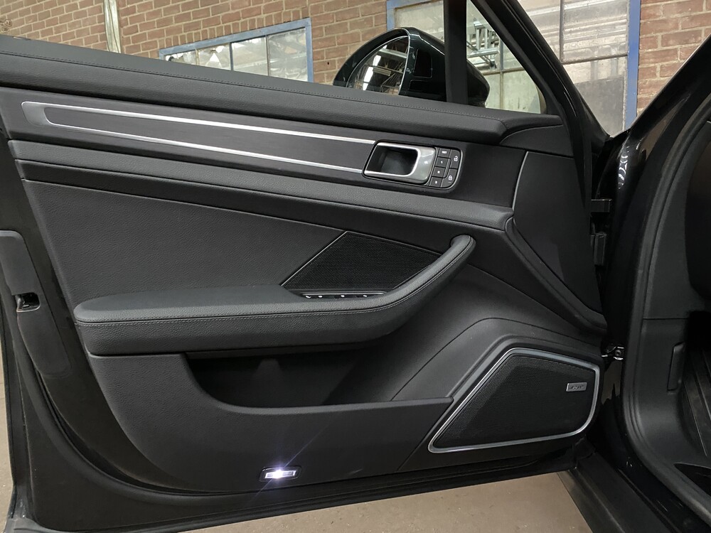 Porsche Panamera 4 E-Hybrid SportChrono 462PS 2022 -GARANTIE-.