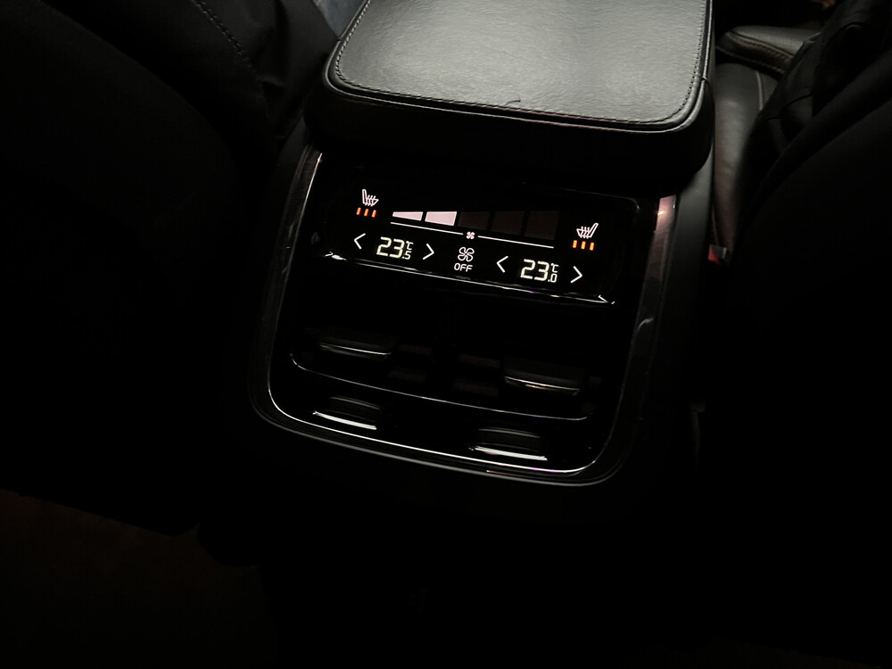 Volvo XC90 T8 Twin Engine AWD Momentum 320PS 2016 -Org. NL-, JK-06-N.