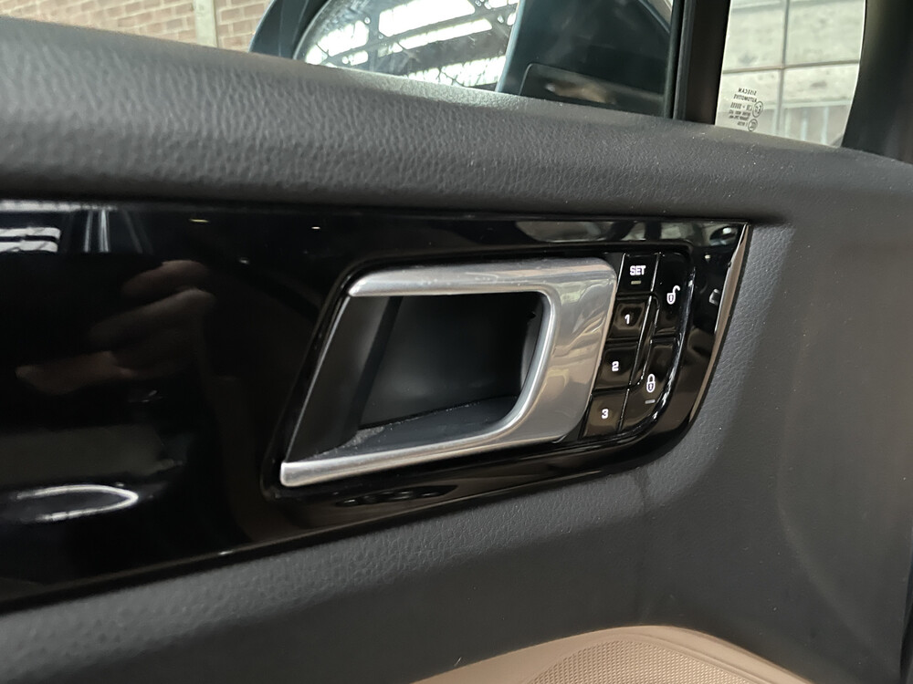 Porsche Cayenne 3.0 V6 340PS 2018 NEUES MODELL -Orig. NL-, ST-296-D.