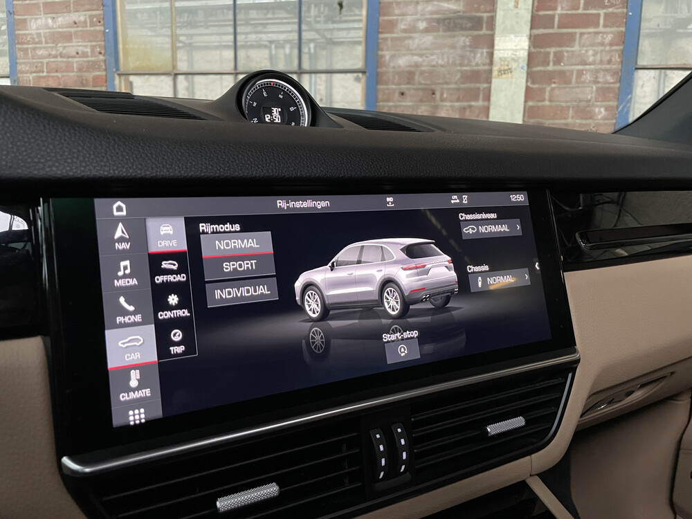 Porsche Cayenne 3.0 V6 340PS 2018 NEUES MODELL -Orig. NL-, ST-296-D.