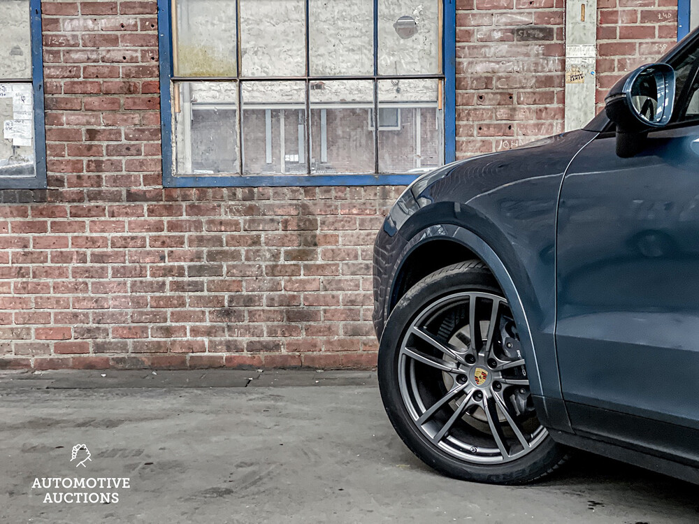 Porsche Cayenne 3.0 V6 340PS 2018 NEUES MODELL -Orig. NL-, ST-296-D.