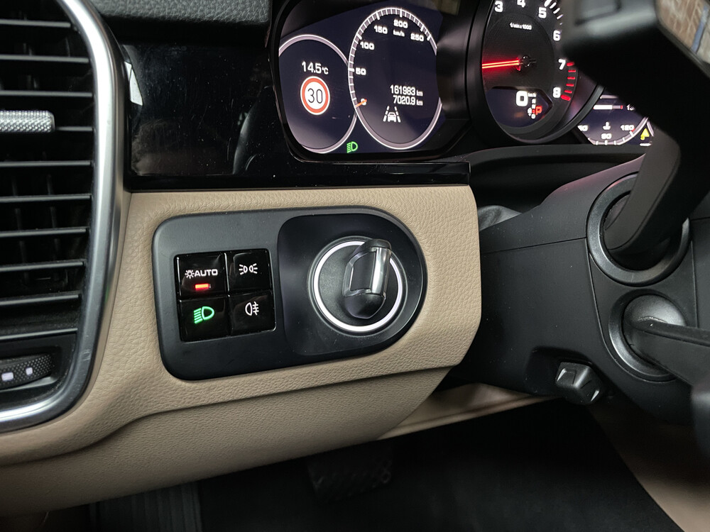 Porsche Cayenne 3.0 V6 340PS 2018 NEUES MODELL -Orig. NL-, ST-296-D.