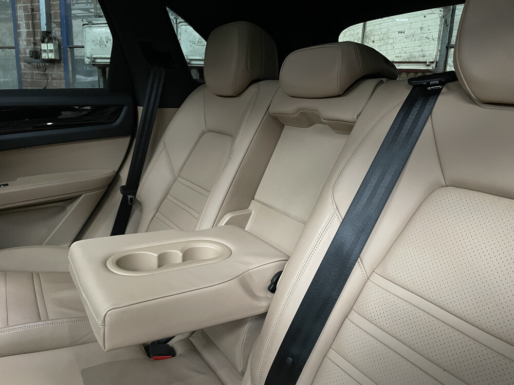 Porsche Cayenne 3.0 V6 340PS 2018 NEUES MODELL -Orig. NL-, ST-296-D.