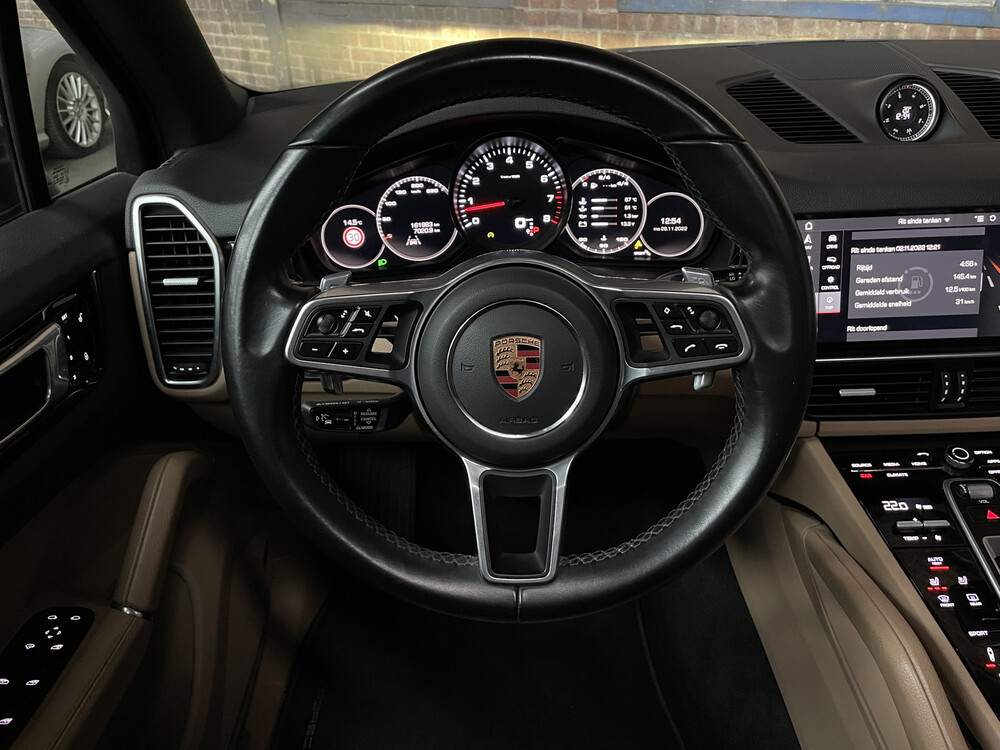 Porsche Cayenne 3.0 V6 340PS 2018 NEUES MODELL -Orig. NL-, ST-296-D.