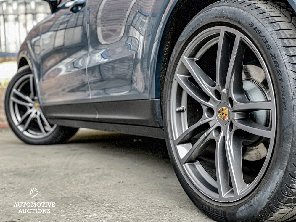 Porsche Cayenne 3.0 V6 340PS 2018 NEUES MODELL -Orig. NL-, ST-296-D.