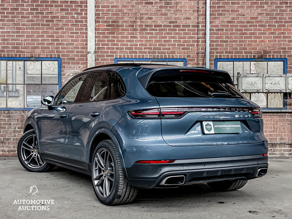 Porsche Cayenne 3.0 V6 340PS 2018 NEUES MODELL -Orig. NL-, ST-296-D.