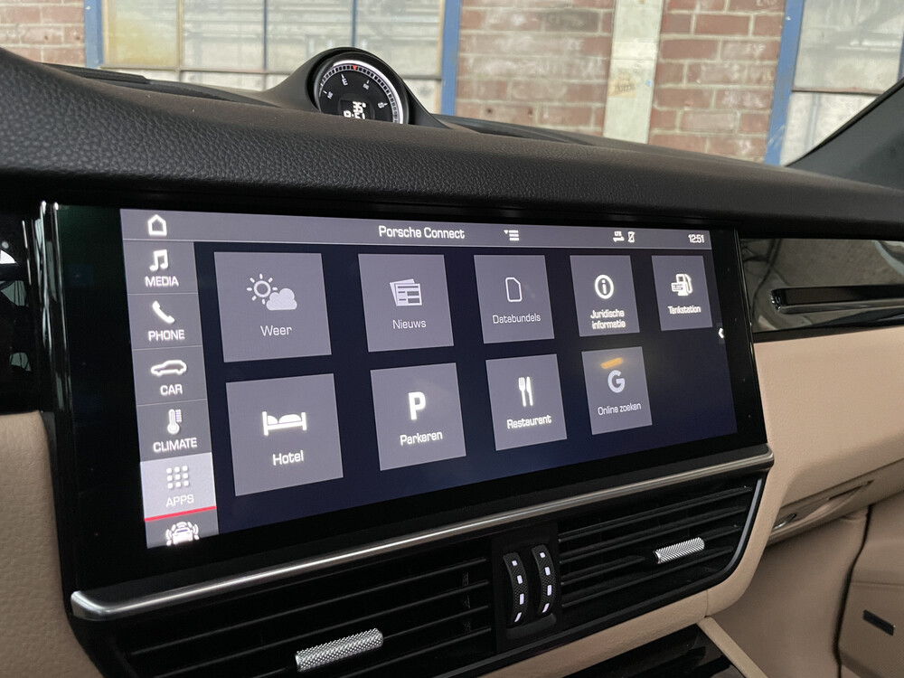 Porsche Cayenne 3.0 V6 340PS 2018 NEUES MODELL -Orig. NL-, ST-296-D.