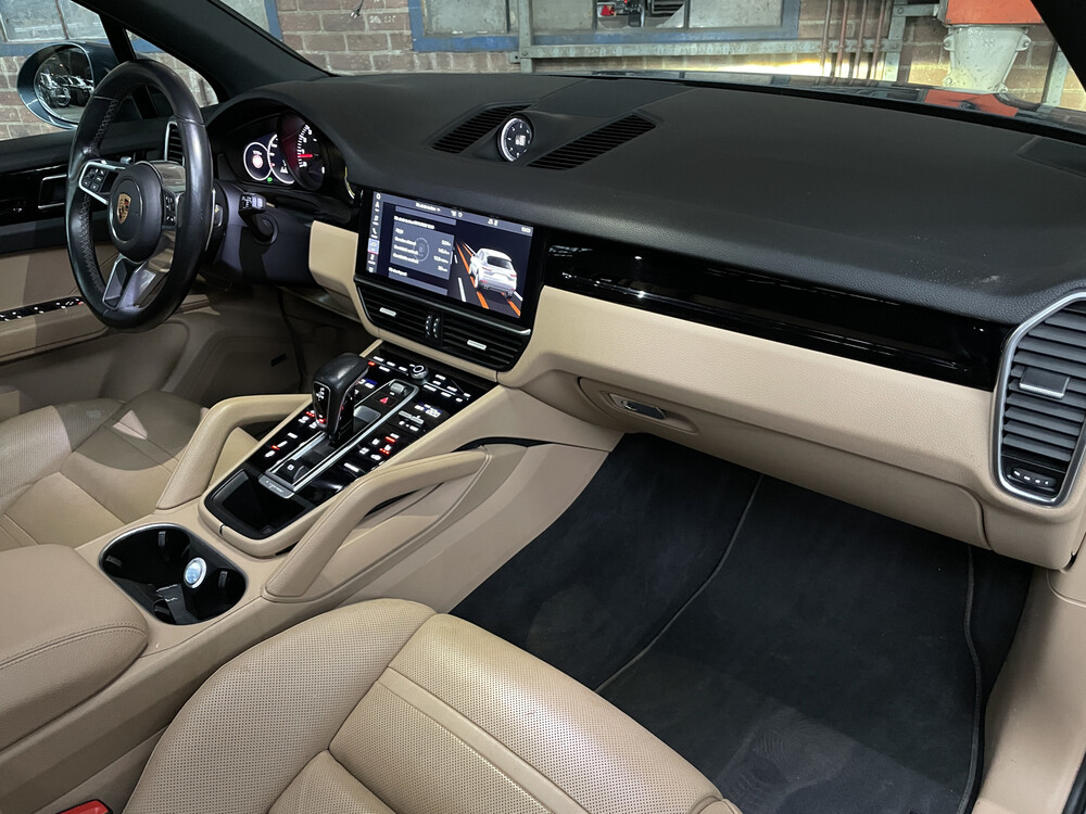 Porsche Cayenne 3.0 V6 340PS 2018 NEUES MODELL -Orig. NL-, ST-296-D.