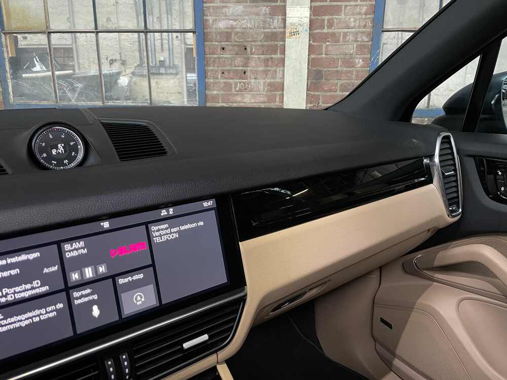 Porsche Cayenne 3.0 V6 340PS 2018 NEUES MODELL -Orig. NL-, ST-296-D.