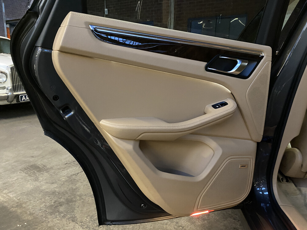 Porsche Macan Turbo 3.6 V6 400PS 2014 Sport-Chrono -Orig. NL-, 1-TTX-59.