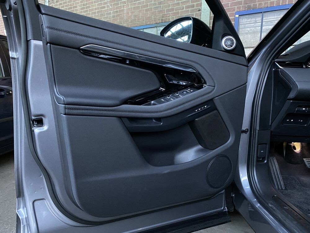 Land Rover Range Rover Evoque P300e Hybrid AWD SE 309PS 2022 -Werksgarantie-.