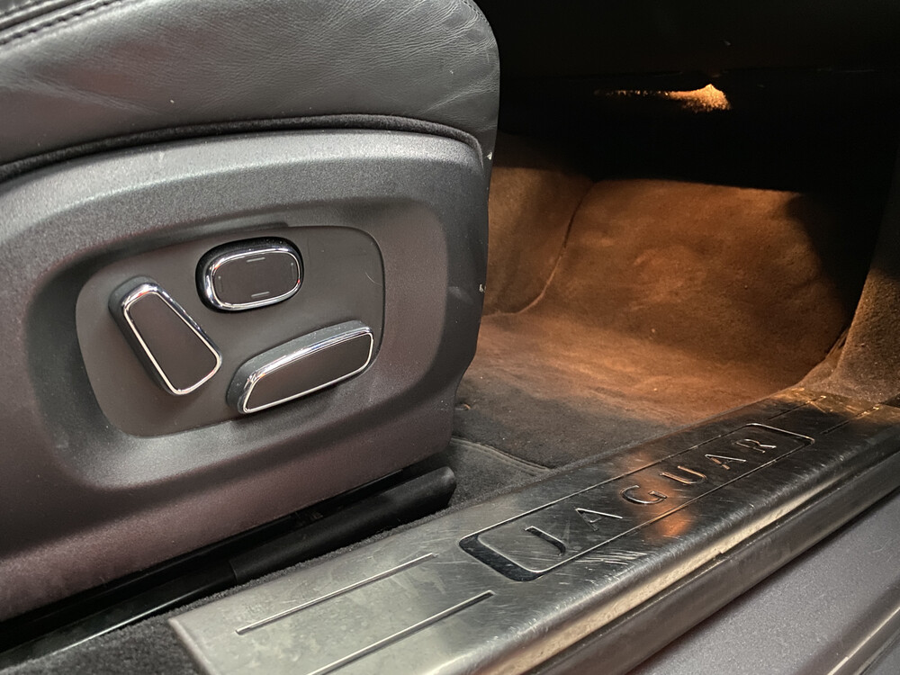 Jaguar XJ5.0 V8 Premium Luxury LWB 385 PS 2010, J-956-RX.