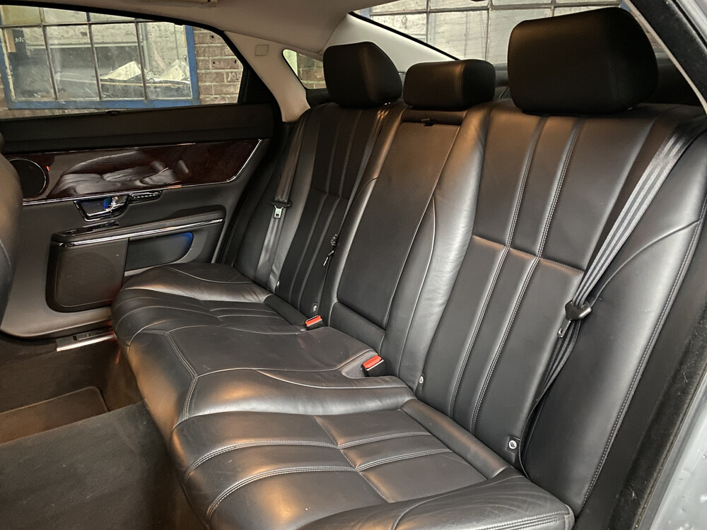 Jaguar XJ5.0 V8 Premium Luxury LWB 385 PS 2010, J-956-RX.