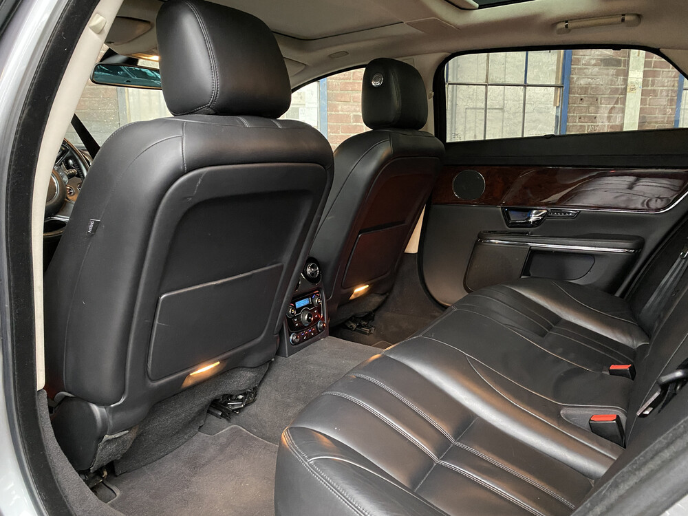 Jaguar XJ5.0 V8 Premium Luxury LWB 385 PS 2010, J-956-RX.