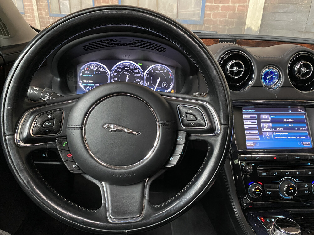 Jaguar XJ5.0 V8 Premium Luxury LWB 385 PS 2010, J-956-RX.