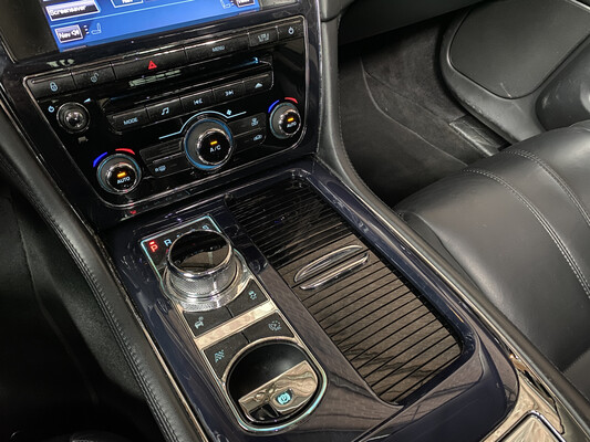 Jaguar XJ5.0 V8 Premium Luxury LWB 385 PS 2010, J-956-RX.