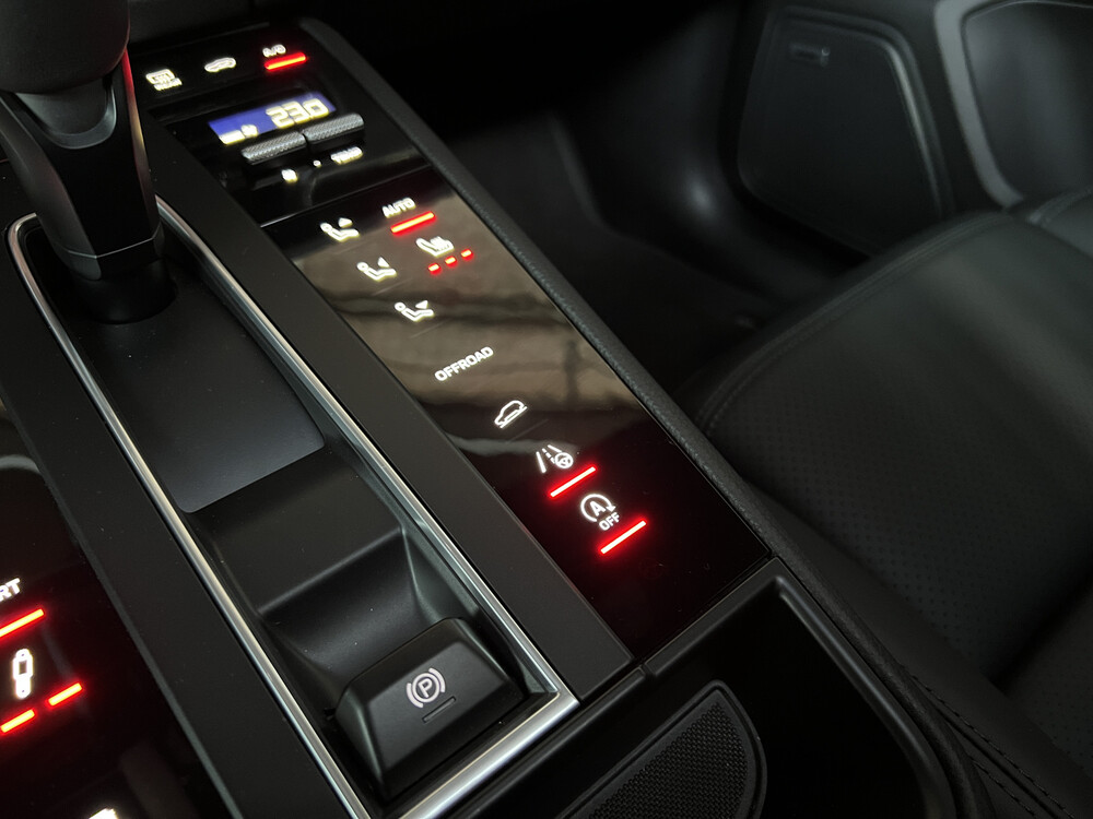 Porsche Macan 2.0 FACELIFT 265PS 2022 -Herstellergarantie-