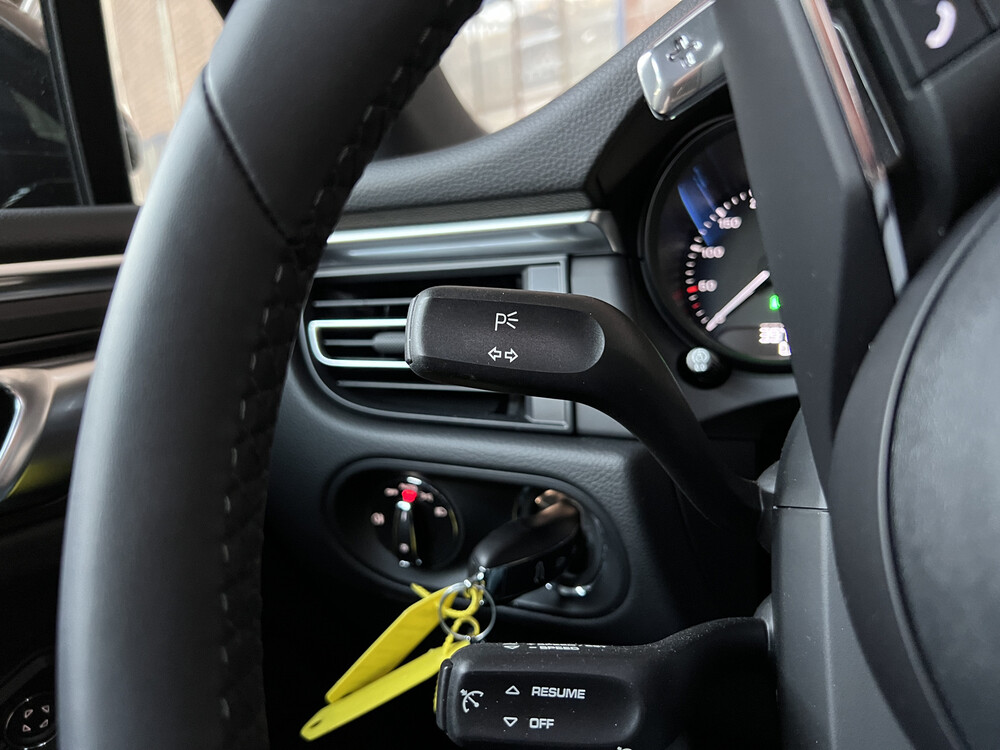 Porsche Macan 2.0 FACELIFT 265PS 2022 -Herstellergarantie-