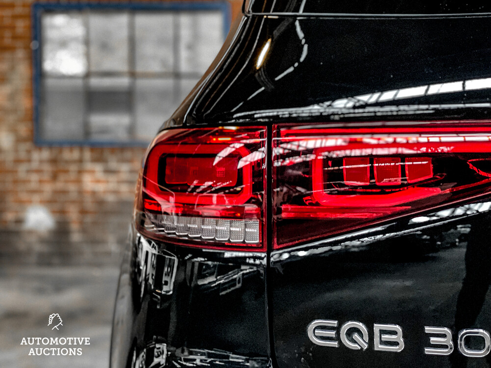 Mercedes-Benz EQB300 AMG 4Matic 228pk 2022 -Fabrieksgarantie-