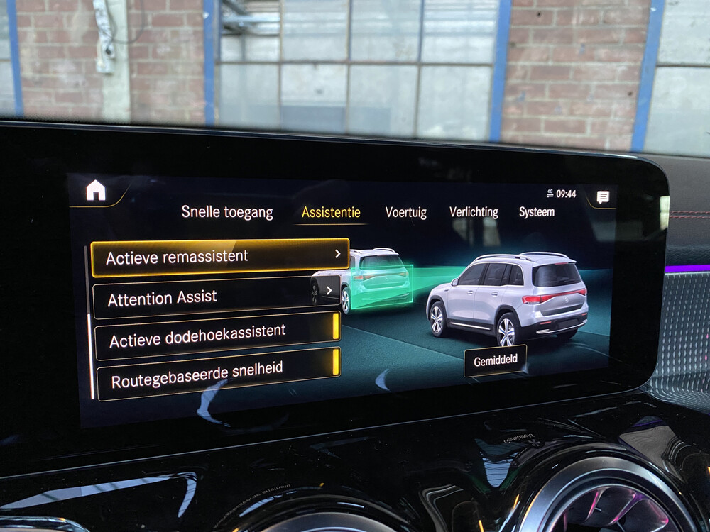 Mercedes-Benz EQB300 AMG 4Matic 228pk 2022 -Fabrieksgarantie-