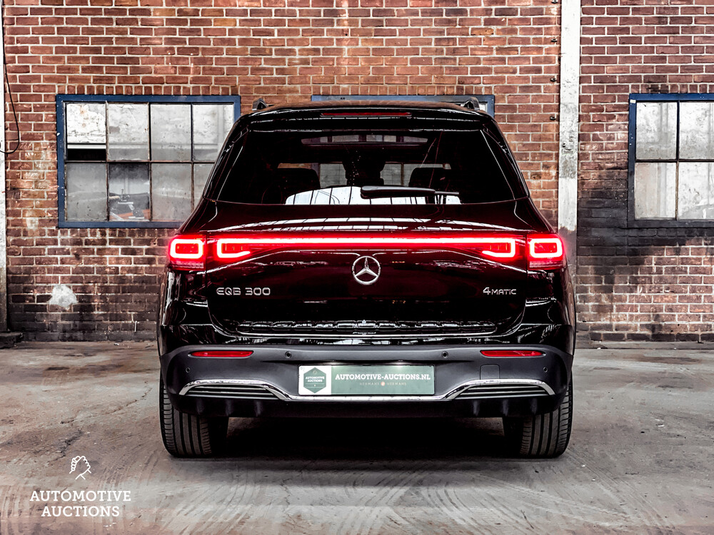 Mercedes-Benz EQB300 AMG 4Matic 228pk 2022 -Fabrieksgarantie-