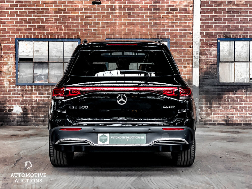 Mercedes-Benz EQB300 AMG 4Matic 228pk 2022 -Fabrieksgarantie-