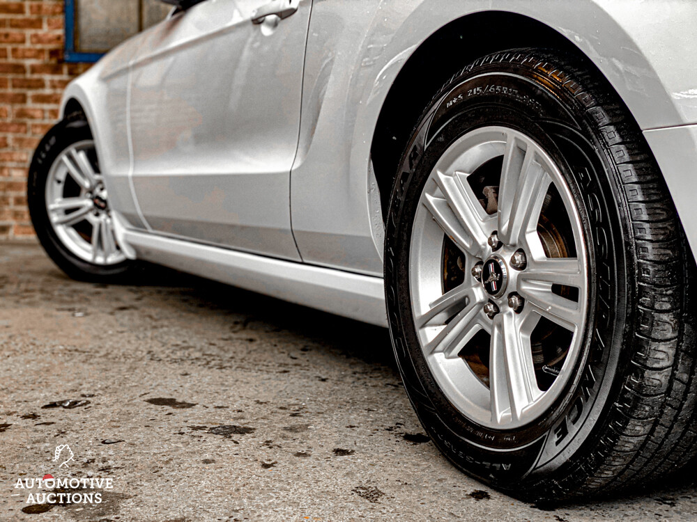 Ford Mustang V6 3.7L 305PS 2013.