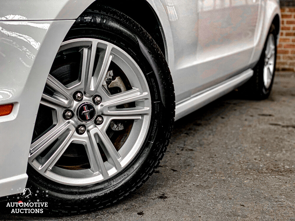 Ford Mustang V6 3.7L 305PS 2013.