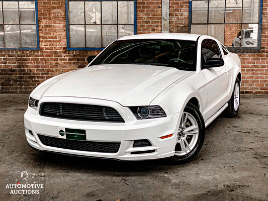 Ford Mustang V6 3.7L 305PS 2013.
