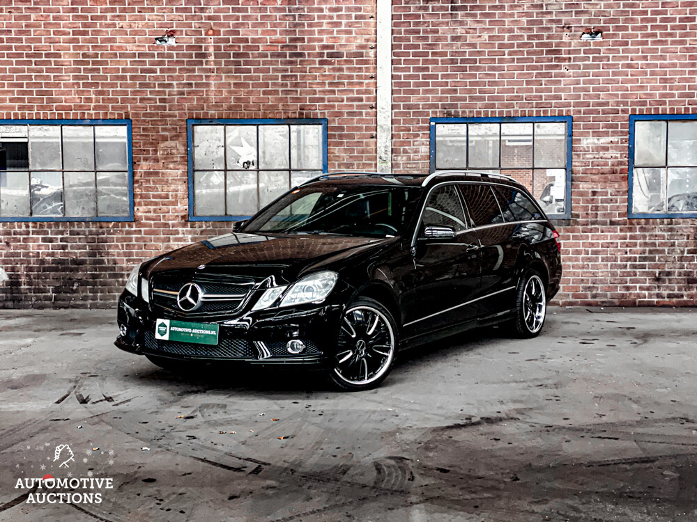 Mercedes-Benz E550 AMG 5.5 V8 E-Klasse 387 PS 2010.