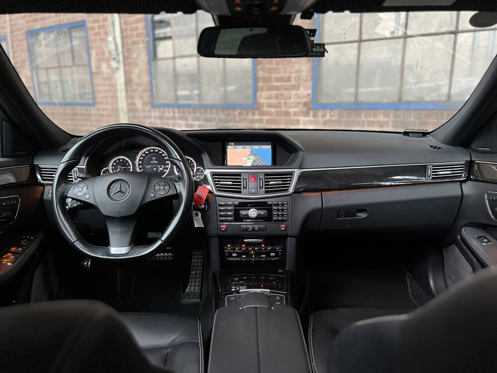 Mercedes-Benz E550 AMG 5.5 V8 E-Klasse 387 PS 2010.