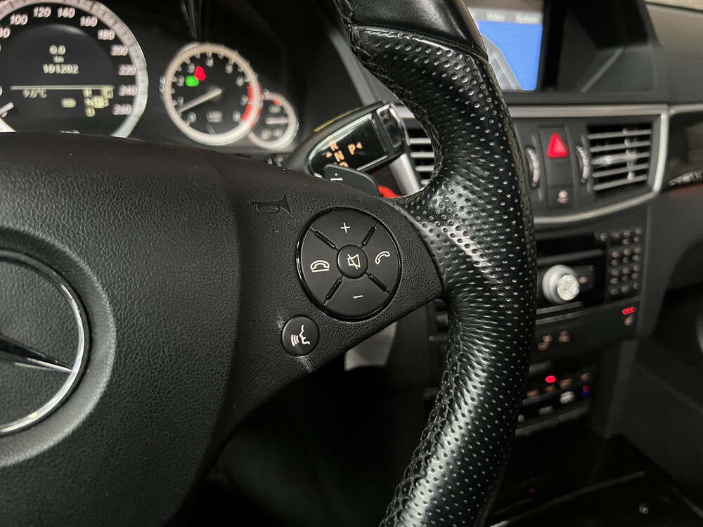 Mercedes-Benz E550 AMG 5.5 V8 E-Klasse 387 PS 2010.