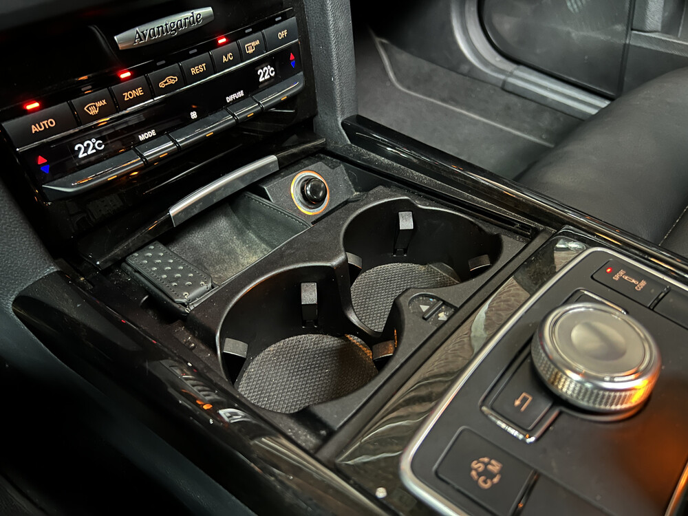 Mercedes-Benz E550 AMG 5.5 V8 E-Klasse 387 PS 2010.