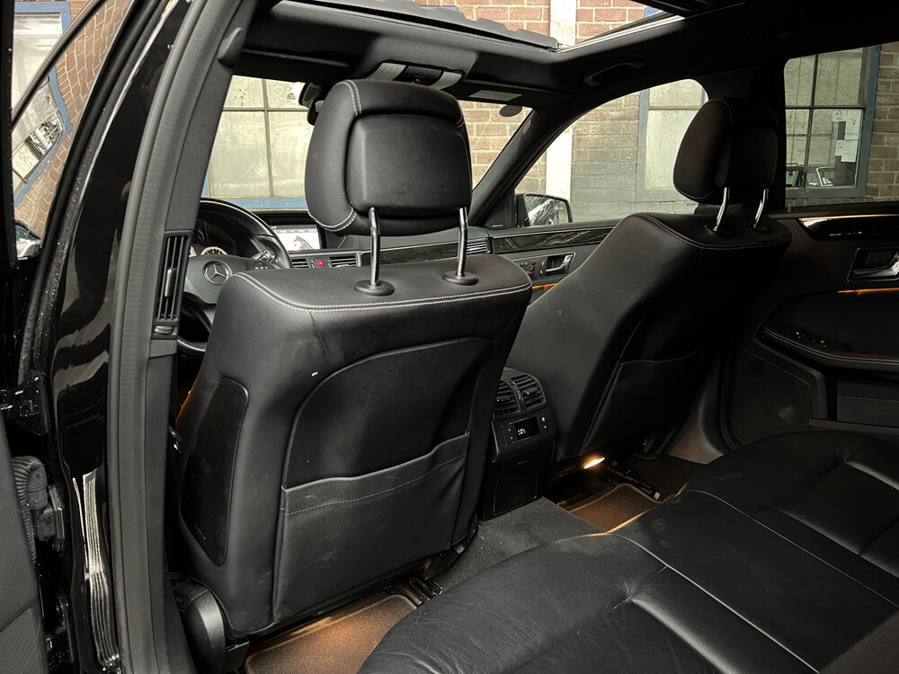 Mercedes-Benz E550 AMG 5.5 V8 E-Klasse 387 PS 2010.