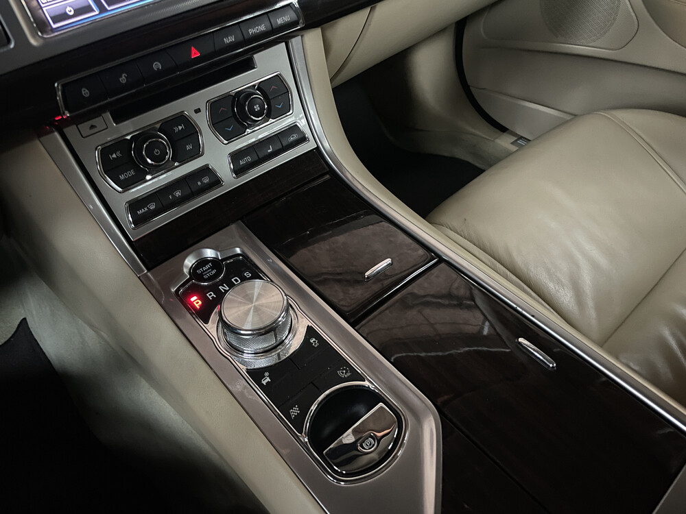 Jaguar XF 3.0 V6 340PS 2013 -Ursprünglich. NL-, 7-KXK-58