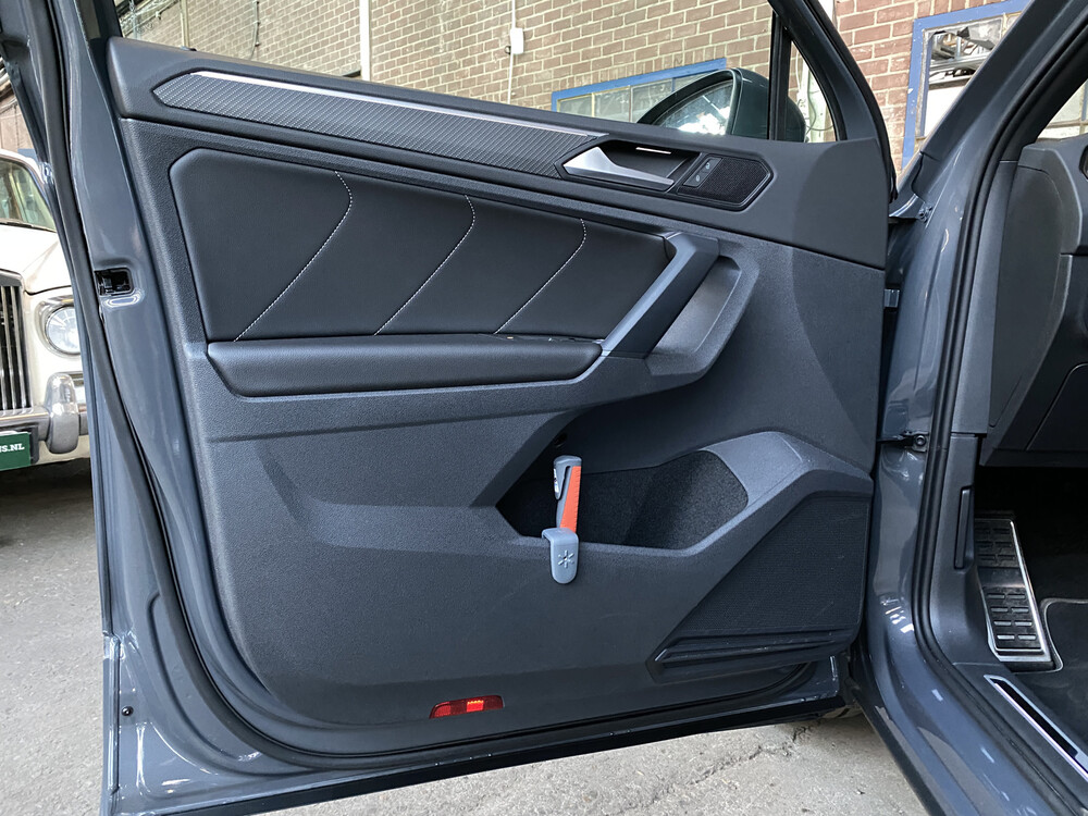 Volkswagen Tiguan R-Line TSI Life Business 150PS 2021 -Herstellergarantie-, L-969-ZS